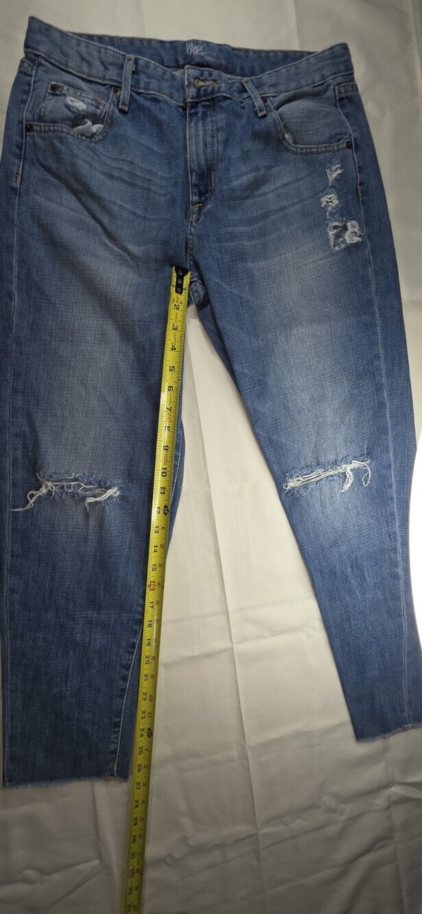 Mossimo Women's Blue Jeans Crop RN 17780 Size 12/31 Sku 0256
